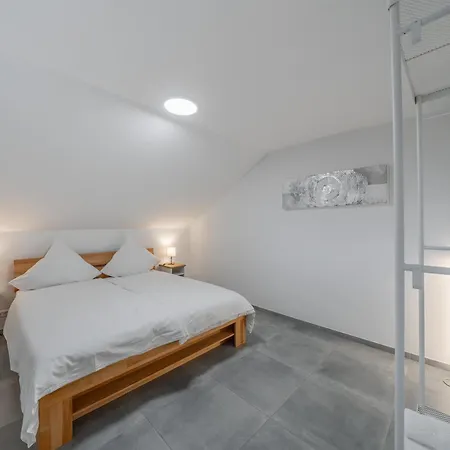 La Piazza-rheinhausen Apartment *